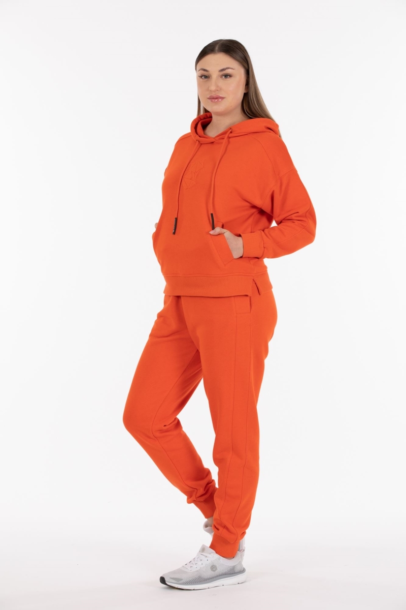 THREE YARN  TRACKSUIT