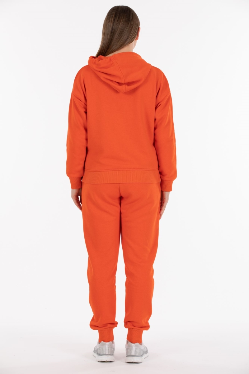 THREE YARN  TRACKSUIT