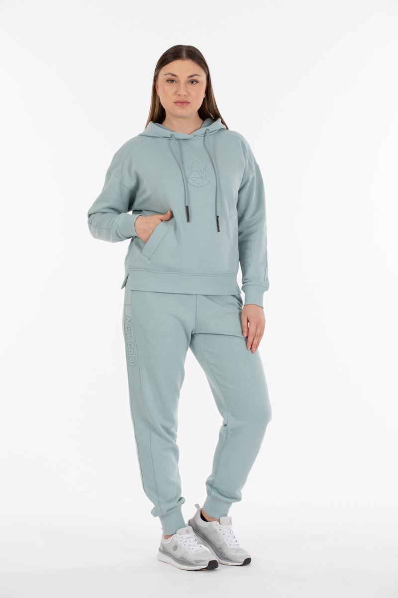 THREE YARN  TRACKSUIT