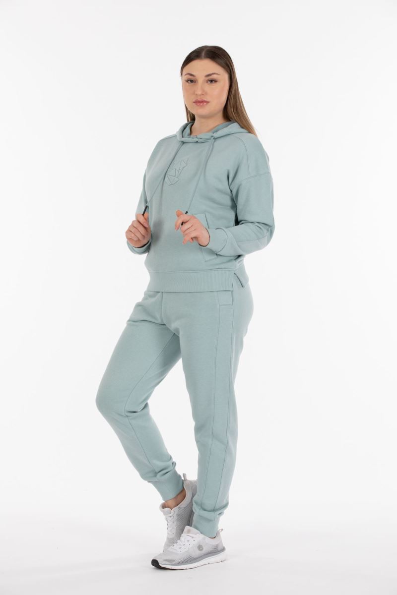 THREE YARN  TRACKSUIT