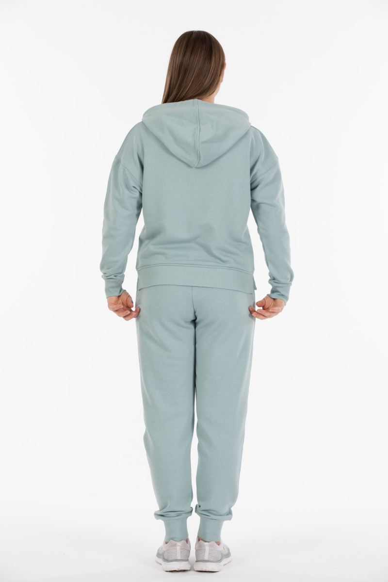 THREE YARN  TRACKSUIT