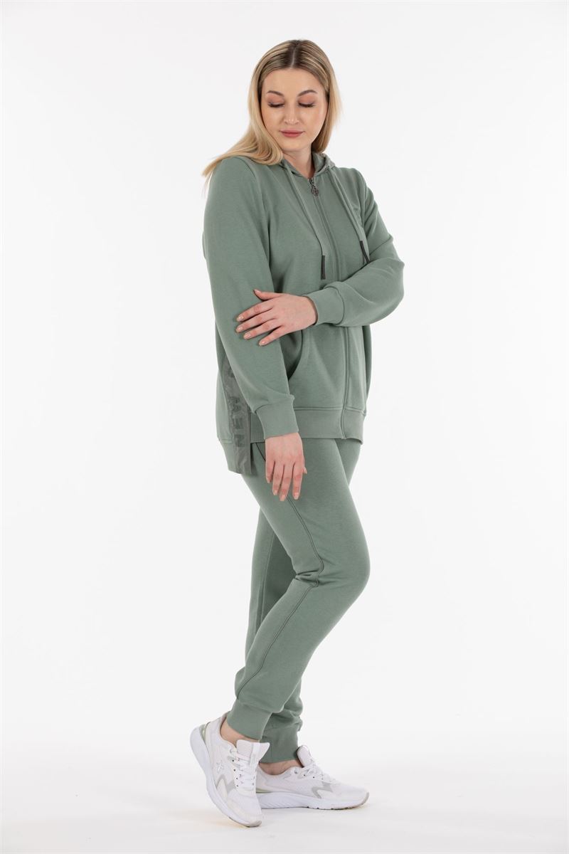 THREE YARN  TRACKSUIT