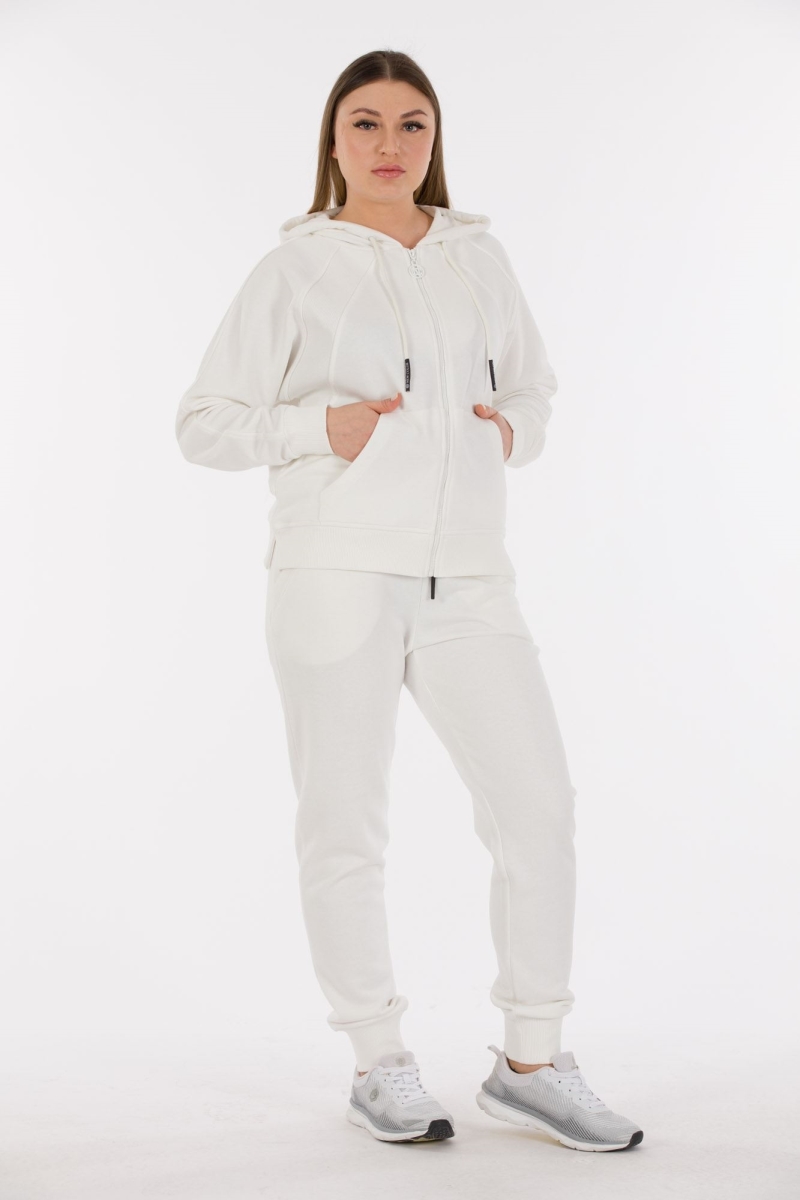 THREE YARN  TRACKSUIT