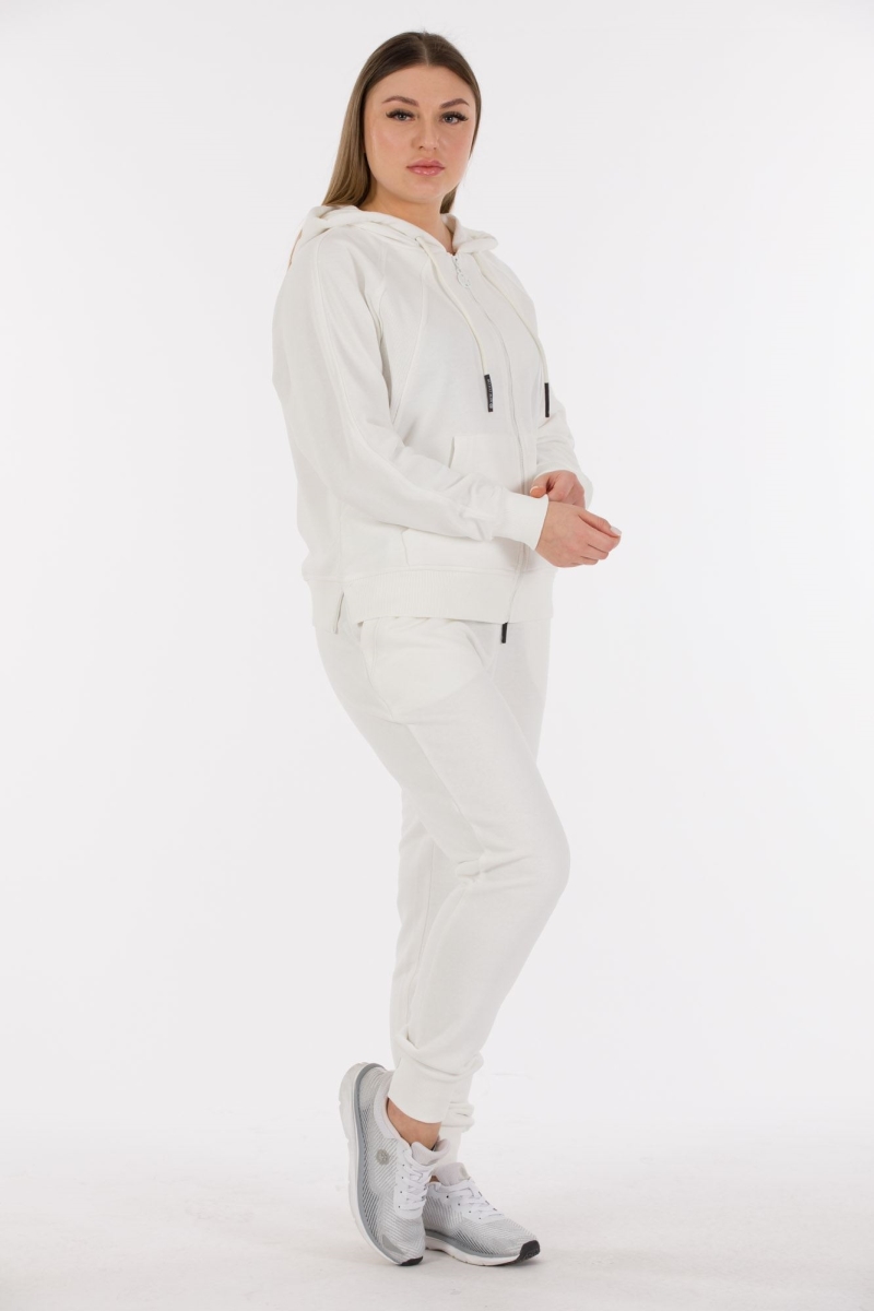 THREE YARN  TRACKSUIT