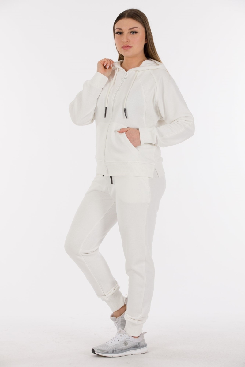 THREE YARN  TRACKSUIT