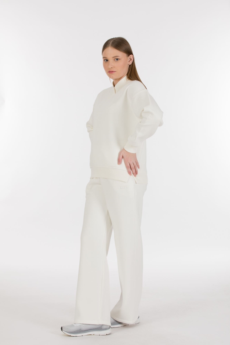 THREE YARN  TRACKSUIT