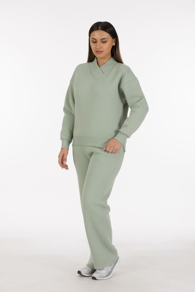 THREE YARN  TRACKSUIT
