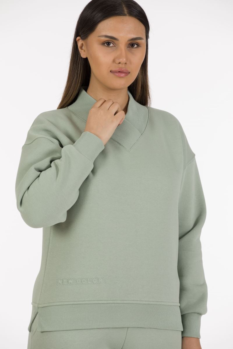 THREE YARN  TRACKSUIT