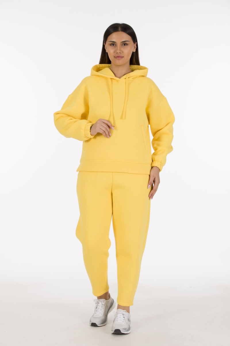 THREE YARN  TRACKSUIT