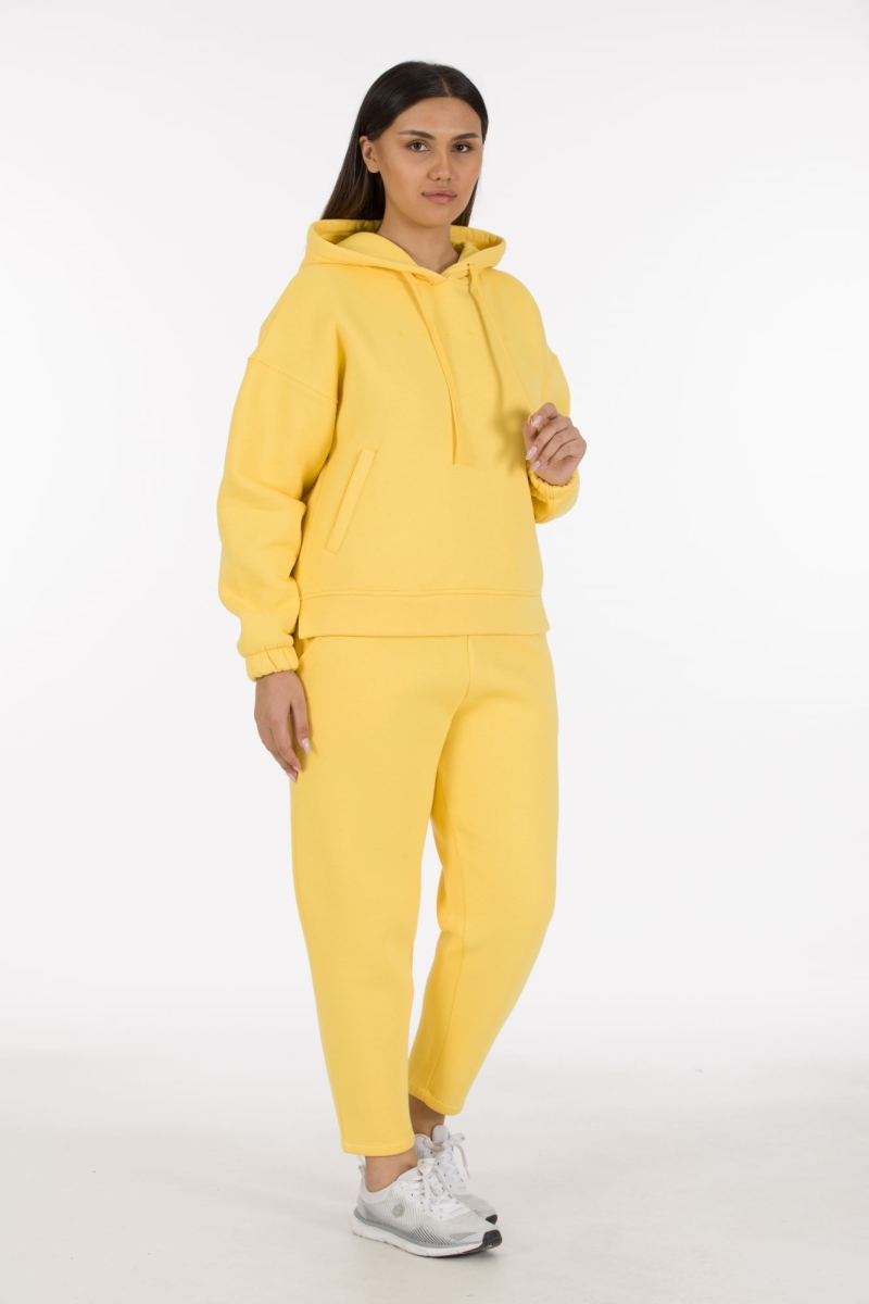 THREE YARN  TRACKSUIT
