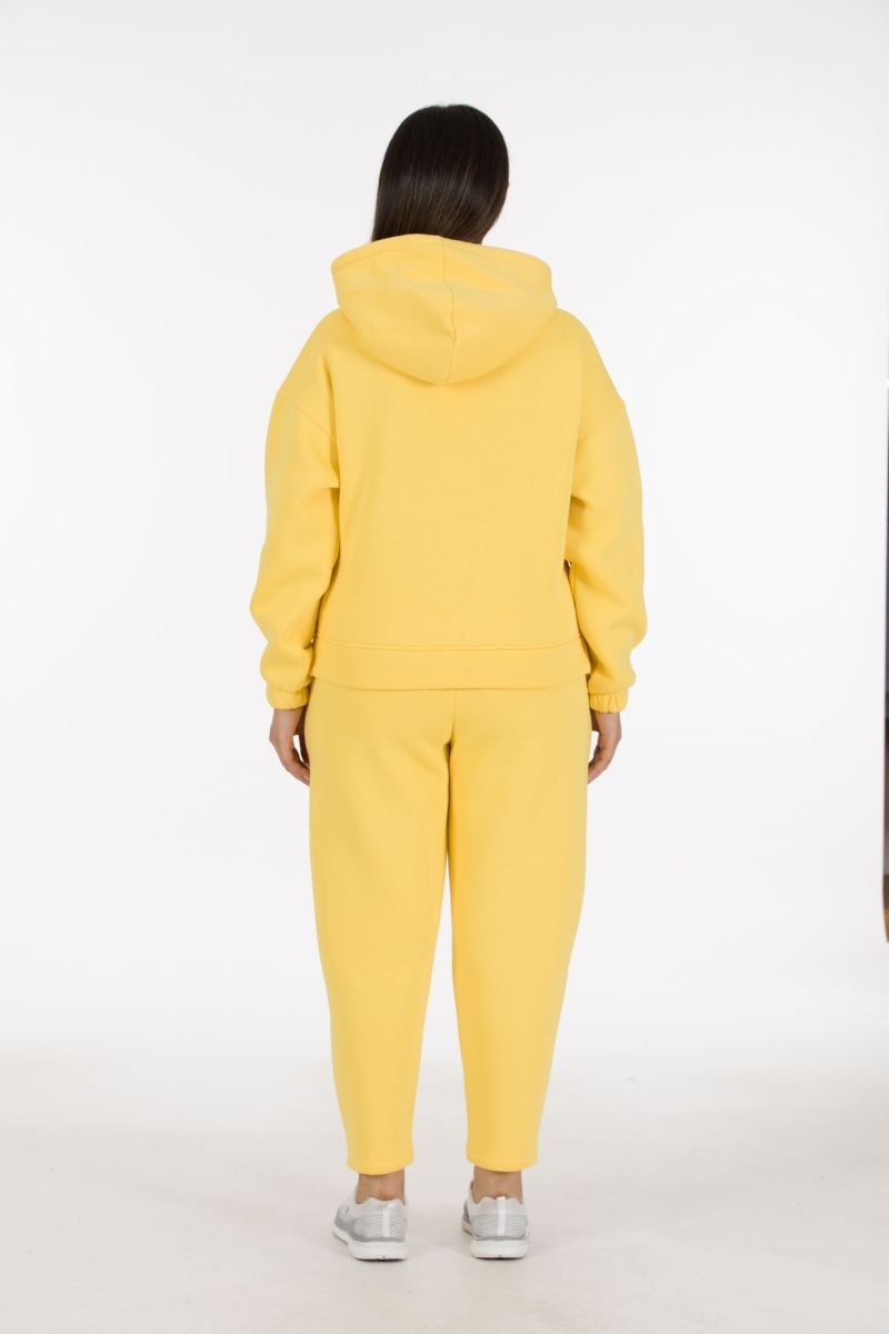 THREE YARN  TRACKSUIT