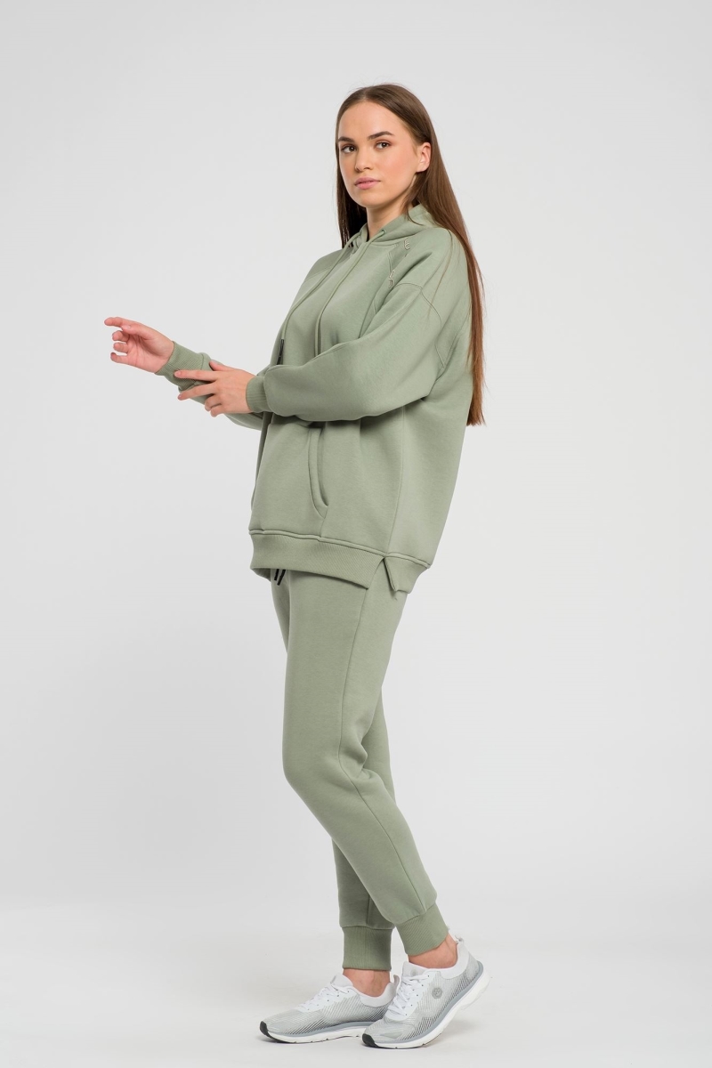 THREE YARN  TRACKSUIT