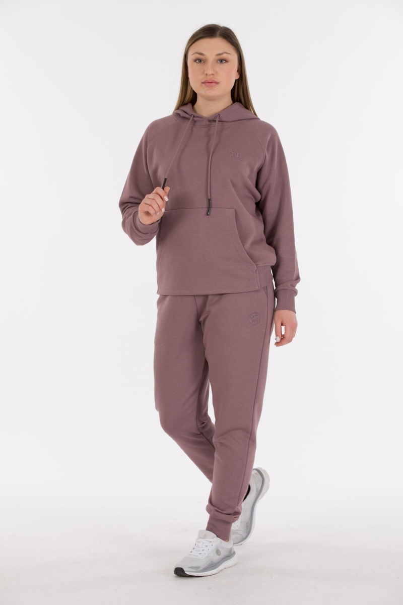 THREE YARN TRACKSUIT
