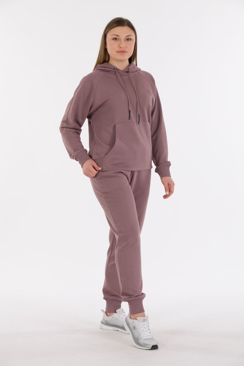 THREE YARN TRACKSUIT