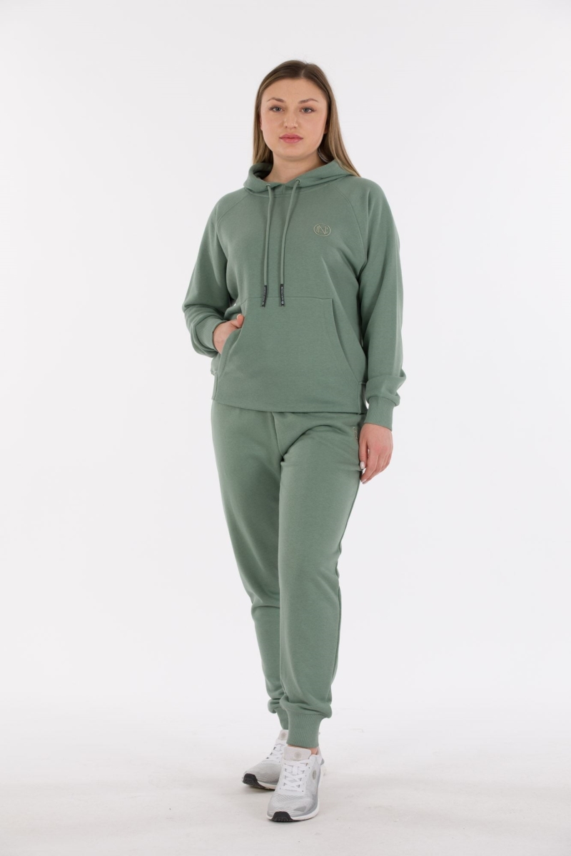 THREE YARN TRACKSUIT
