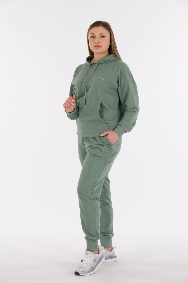 THREE YARN TRACKSUIT
