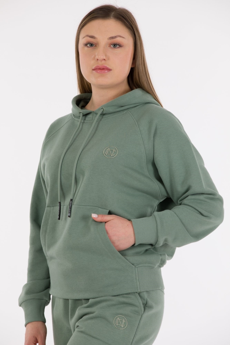 THREE YARN TRACKSUIT