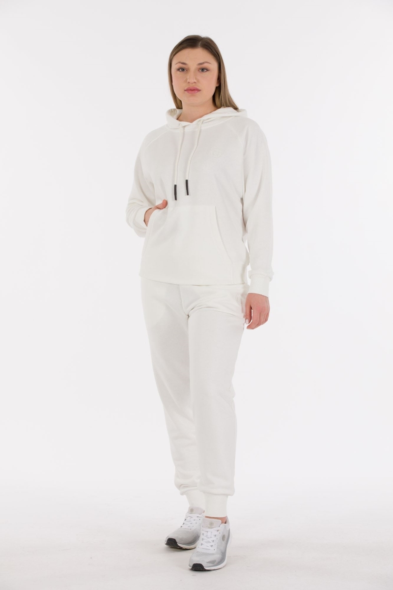 THREE YARN TRACKSUIT