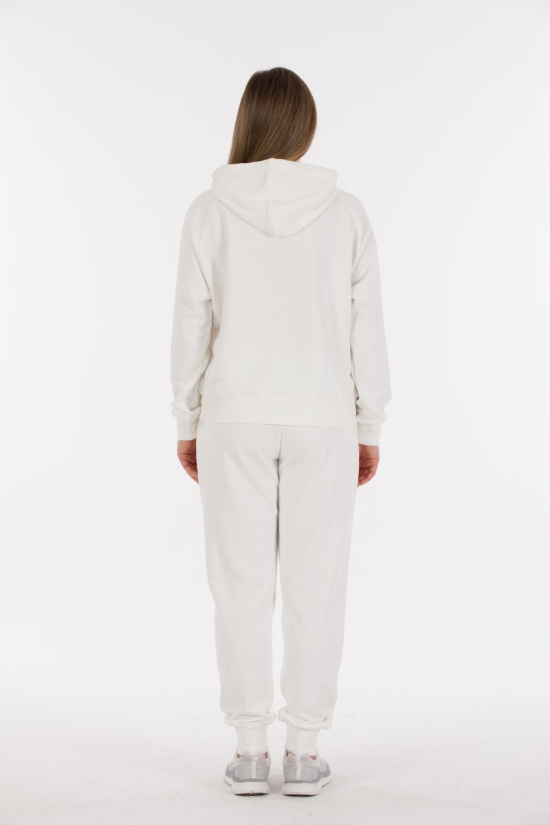 THREE YARN TRACKSUIT