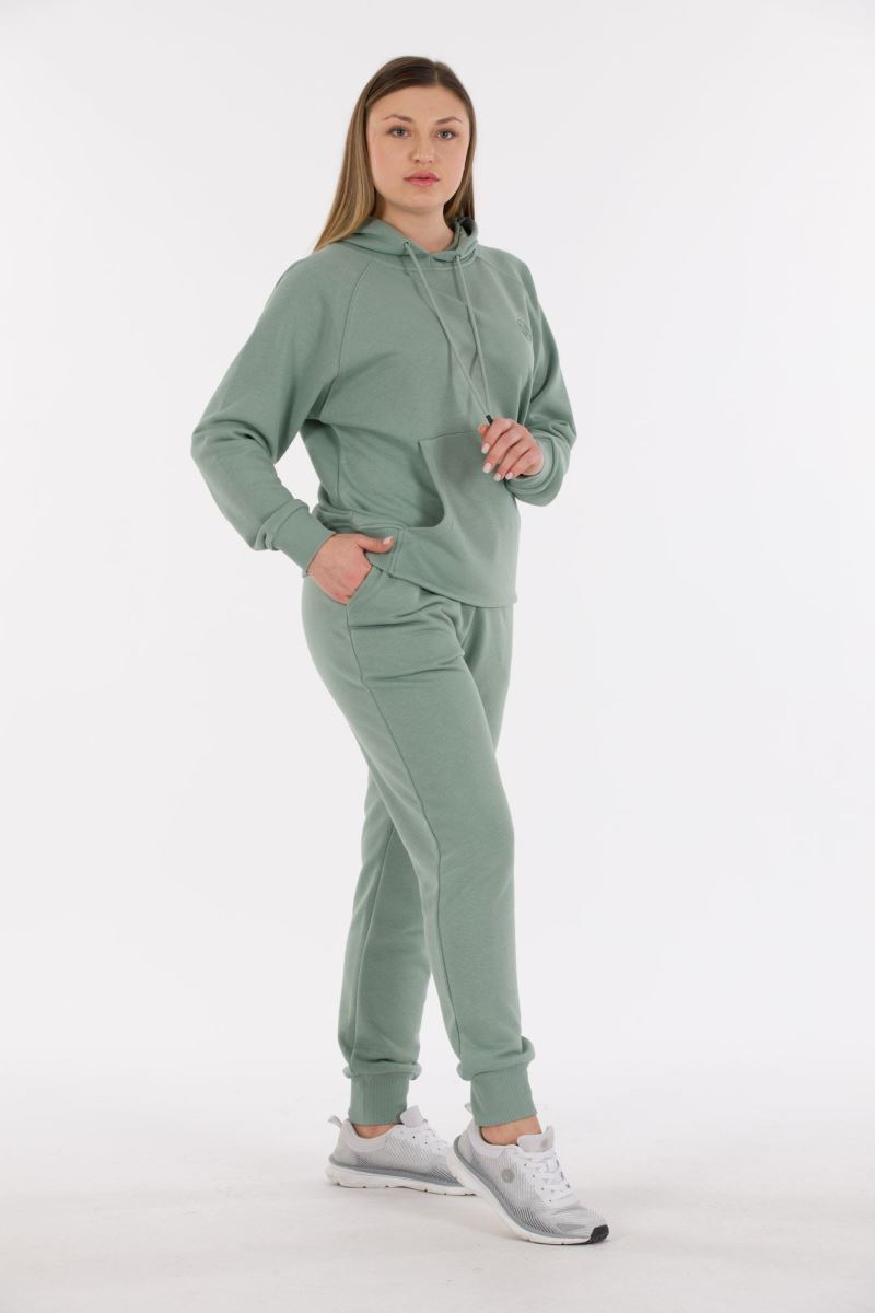 THREE YARN TRACKSUIT