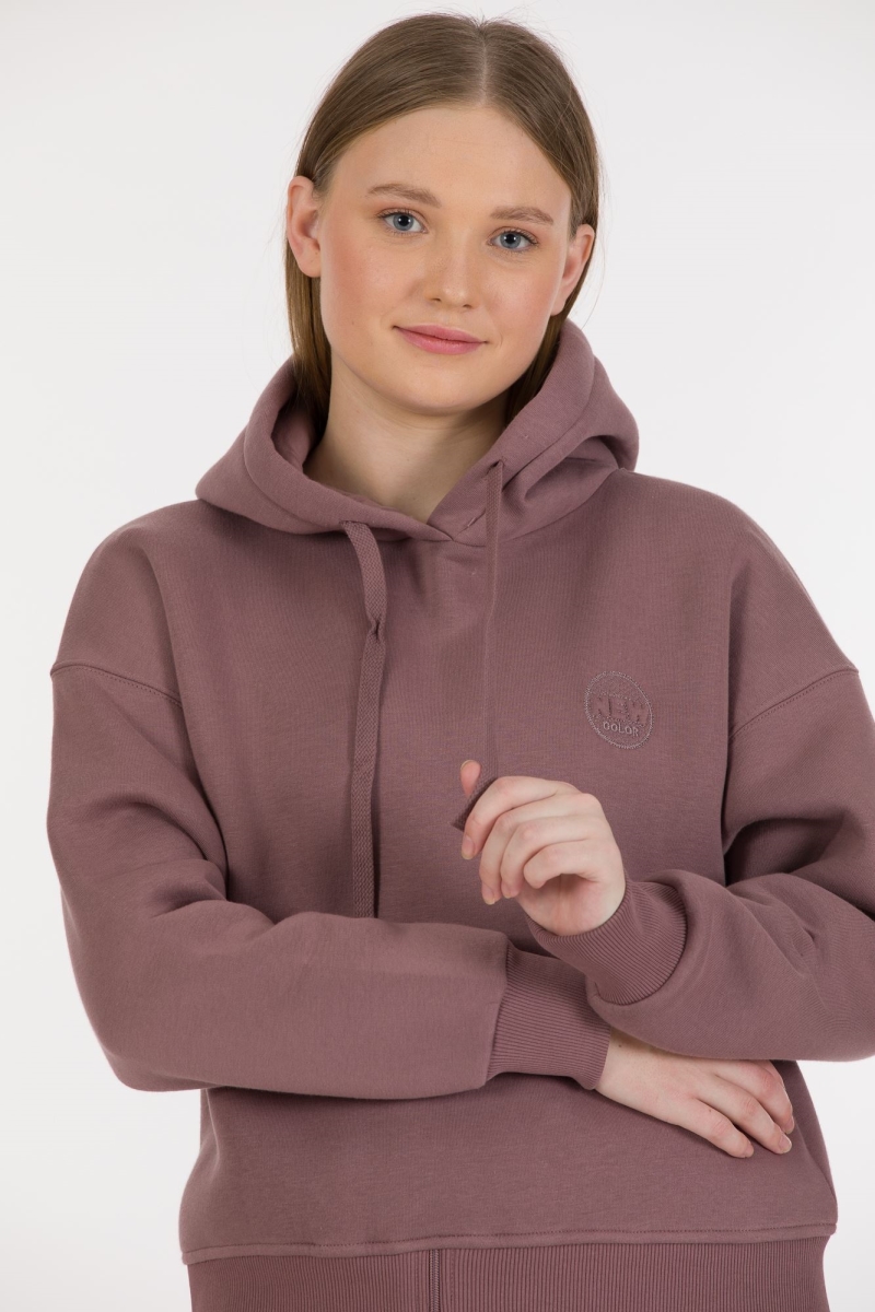 THREE YARN TRACKSUIT