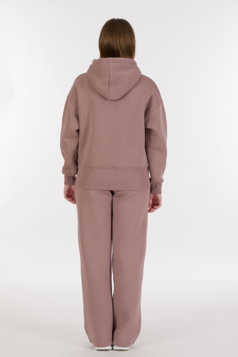 THREE YARN TRACKSUIT