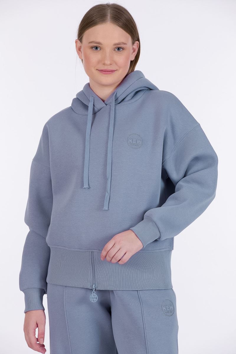 THREE YARN TRACKSUIT