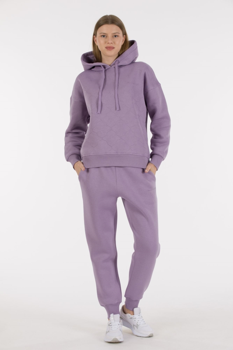 THREE YARN TRACKSUIT