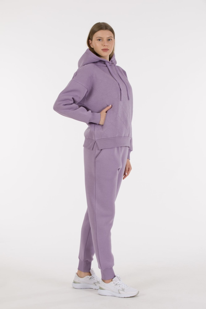 THREE YARN TRACKSUIT