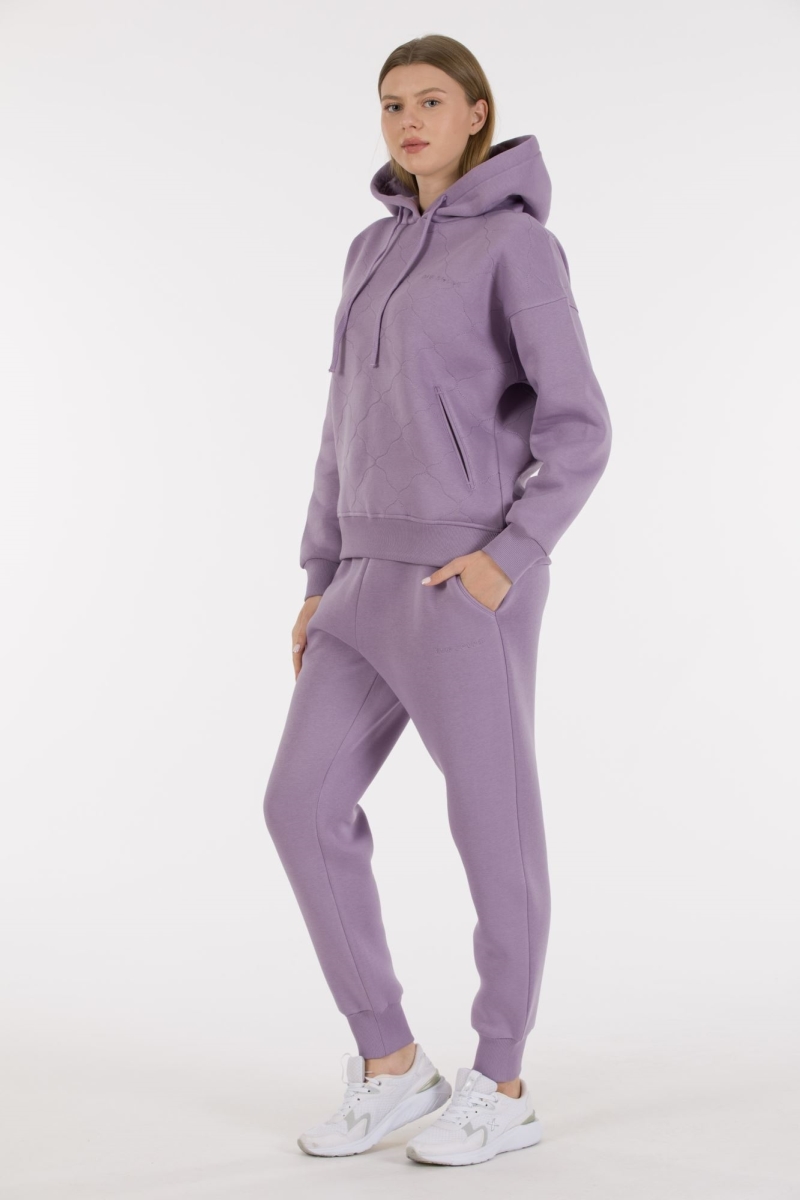 THREE YARN TRACKSUIT