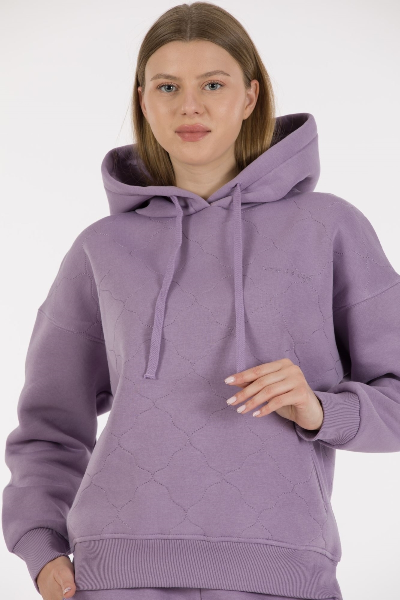 THREE YARN TRACKSUIT
