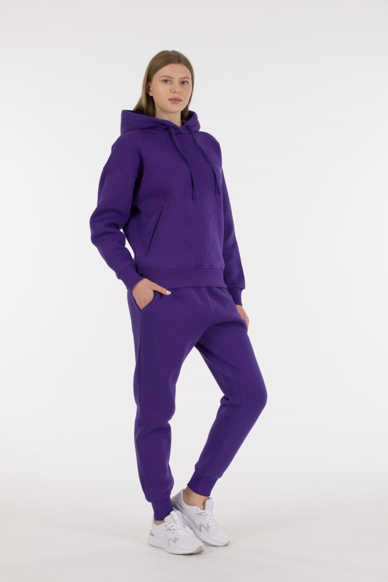 THREE YARN TRACKSUIT