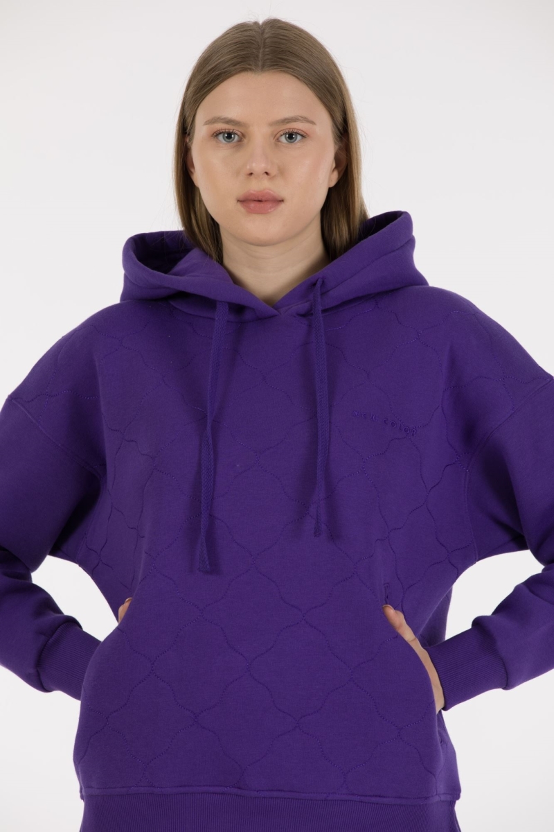 THREE YARN TRACKSUIT