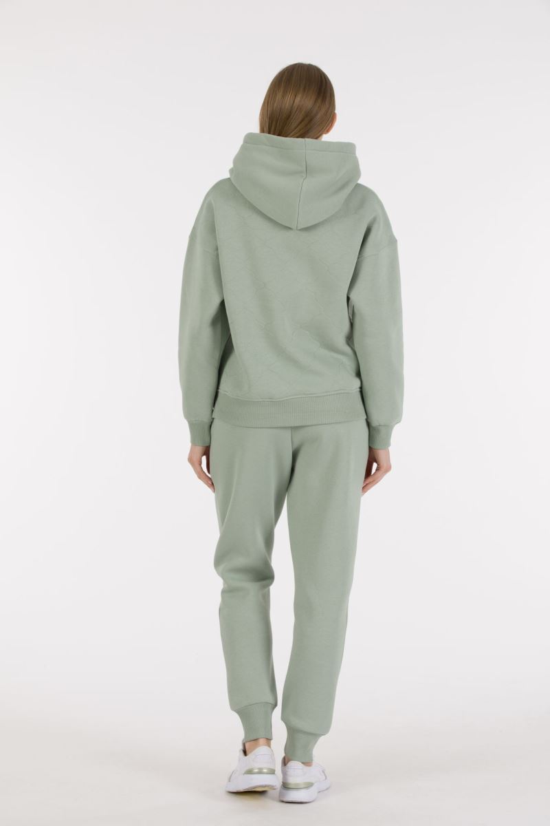 THREE YARN TRACKSUIT