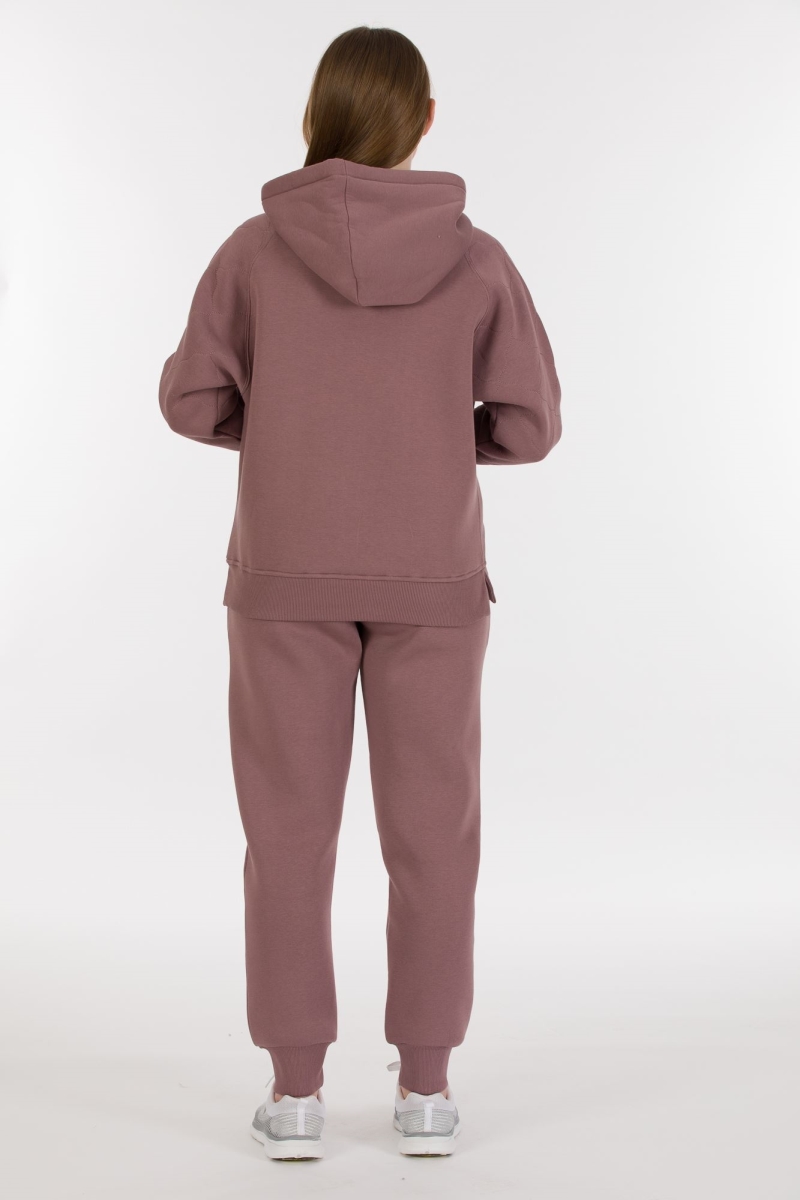 THREE YARN TRACKSUIT