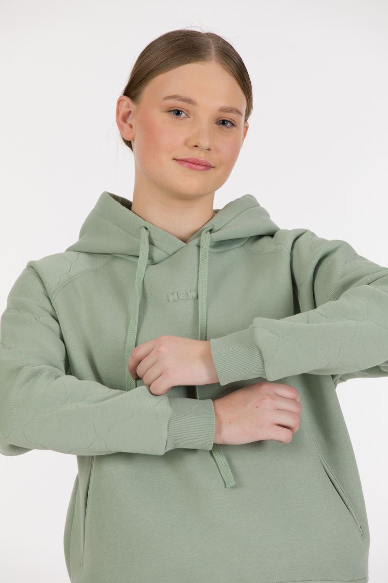 THREE YARN TRACKSUIT