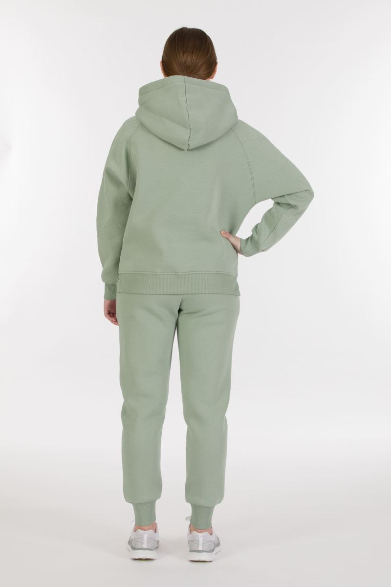 THREE YARN TRACKSUIT
