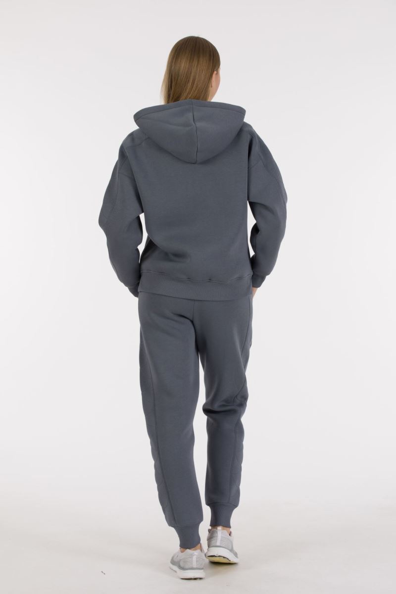 THREE YARN TRACKSUIT
