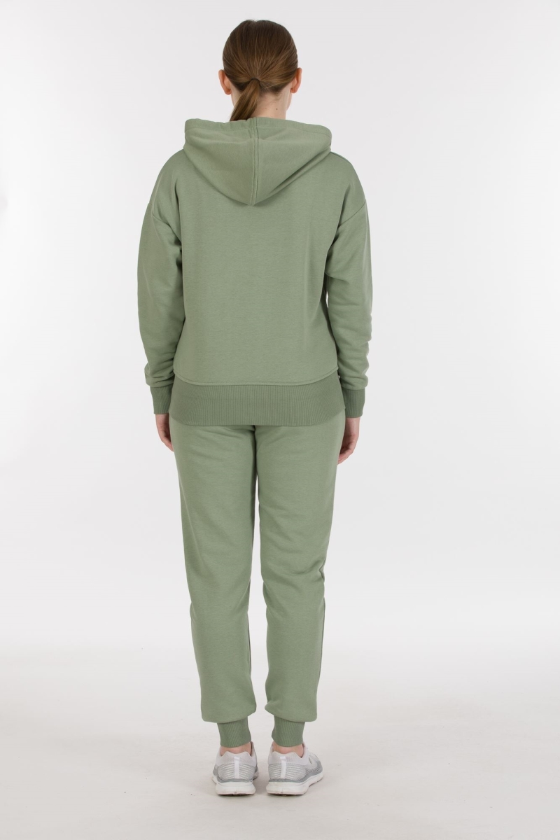 THREE YARN TRACKSUIT