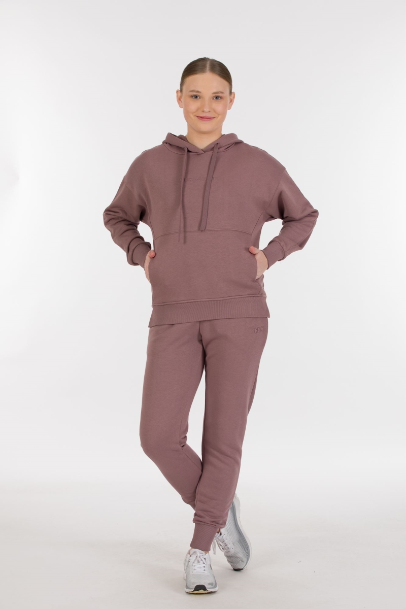 THREE YARN TRACKSUIT
