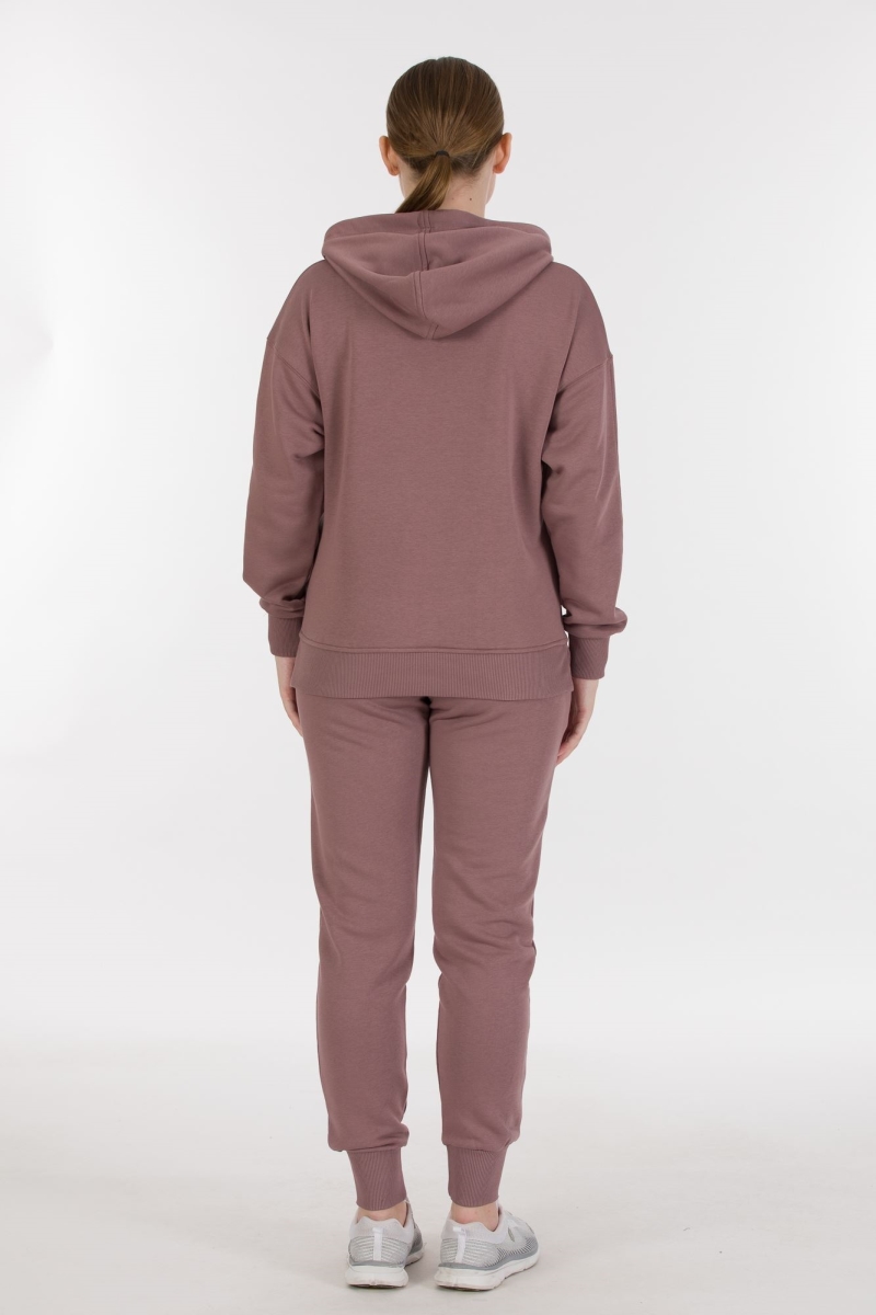THREE YARN TRACKSUIT