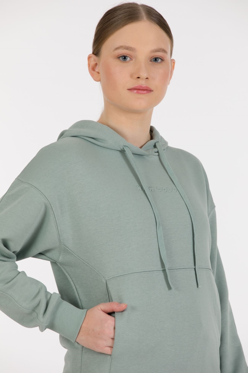 THREE YARN TRACKSUIT