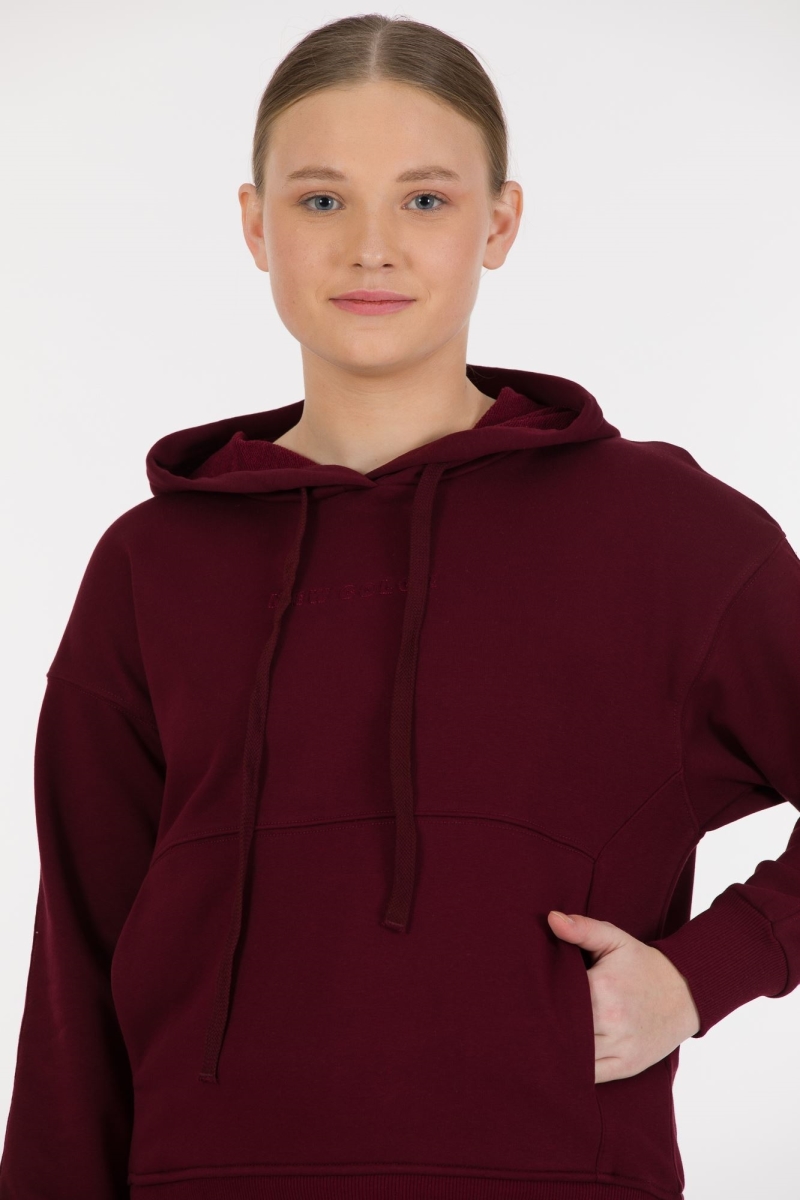 THREE YARN TRACKSUIT