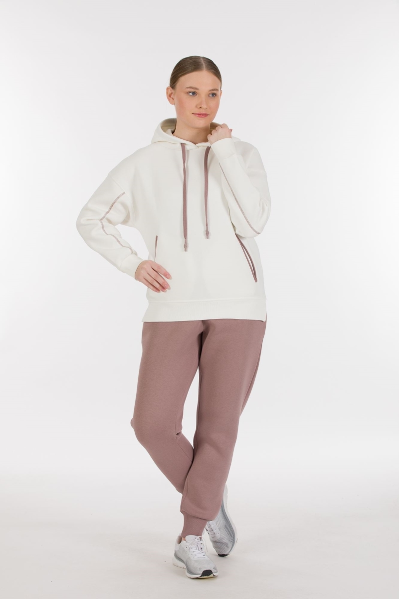 THREE YARN TRACKSUIT