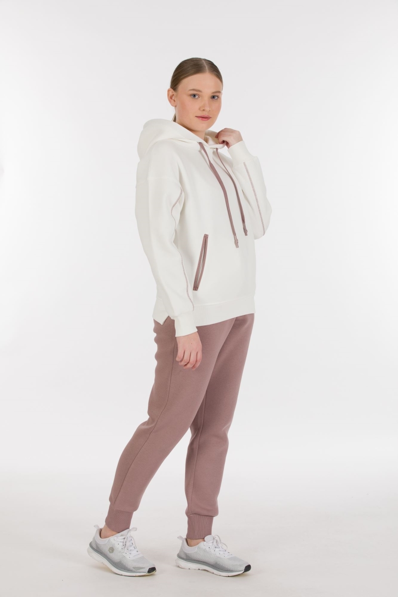 THREE YARN TRACKSUIT