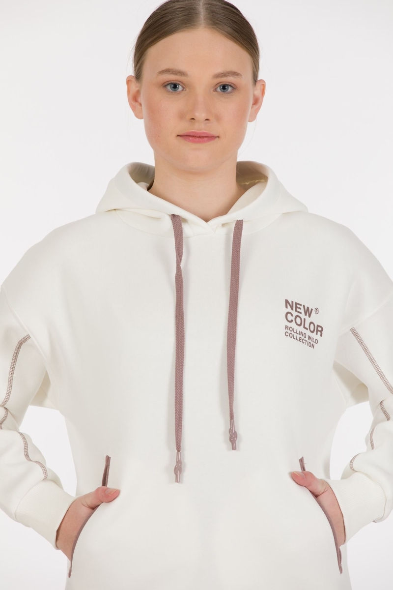 THREE YARN TRACKSUIT