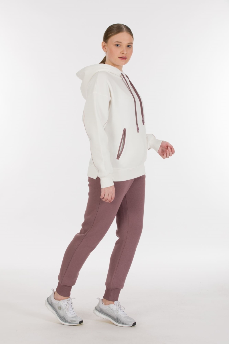 THREE YARN TRACKSUIT