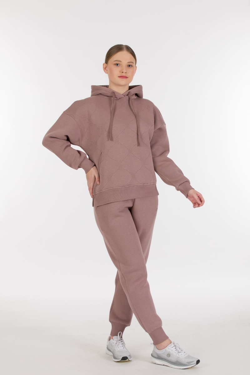THREE YARN TRACKSUIT