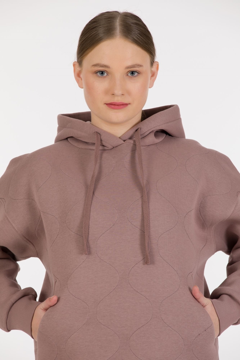 THREE YARN TRACKSUIT