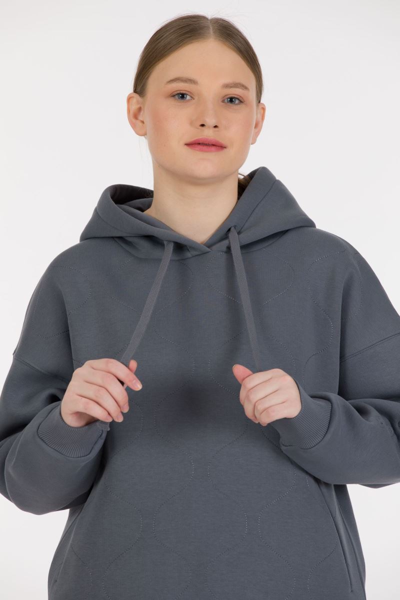 THREE YARN TRACKSUIT